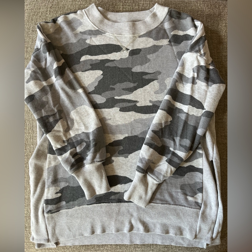 Aerie Women’s Crew Neck Hometown Desert Camo Sweatshirt Pullover